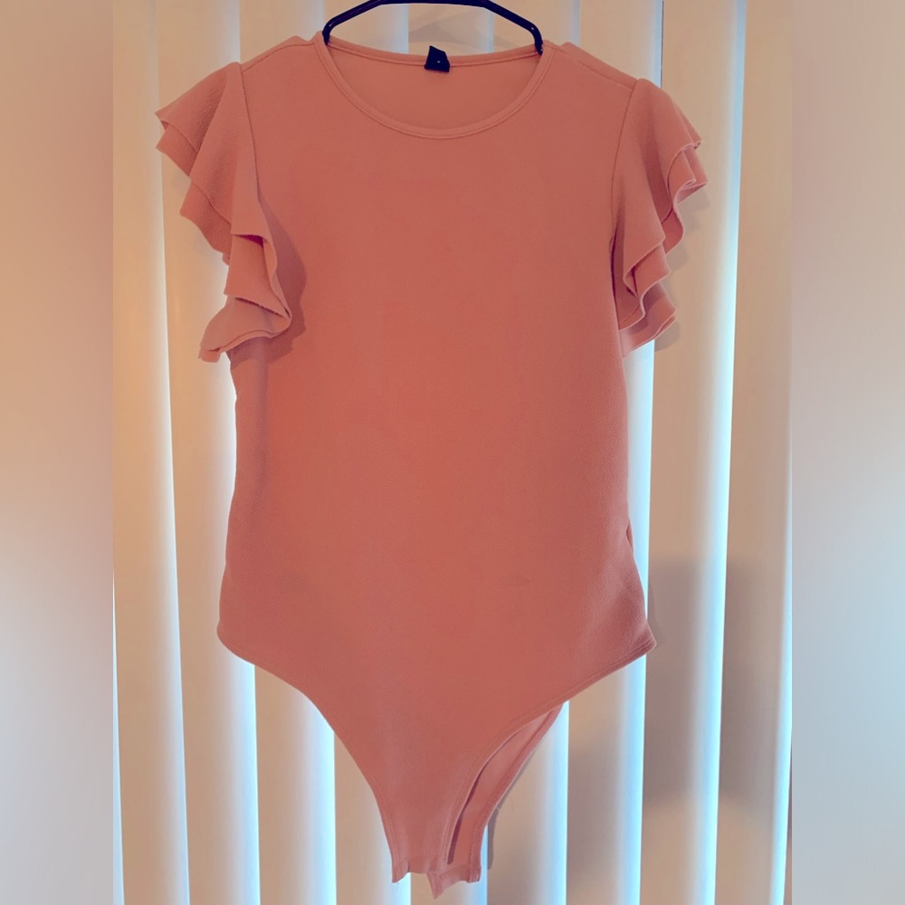 SHEIN - L - Pink bodysuit with ruffled cap sleeves
